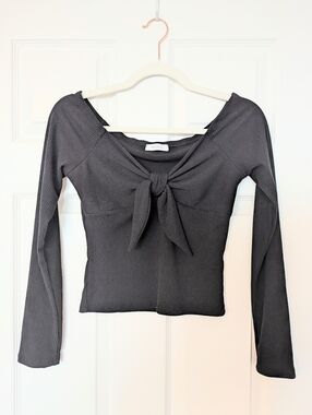 *NWOT* Black Ribbed Tie-Front Sweetheart Neckline Long Sleeve Top